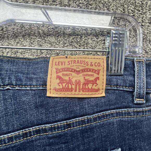 Levis Mid Rise Classic Crop Jeans Womens 10 Blue Denim Med Wash Casual EUC! - Picture 3 of 16